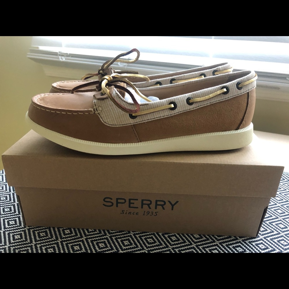 Brand new Sperry